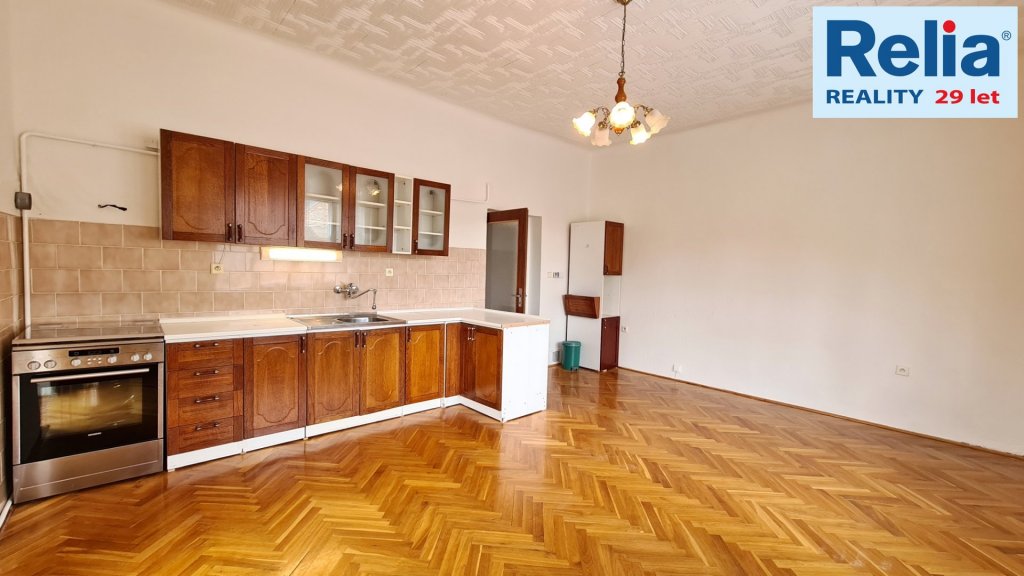 Pronájem bytu 3+kk+balkon v cihlovém RD 62 m2 s balkonem