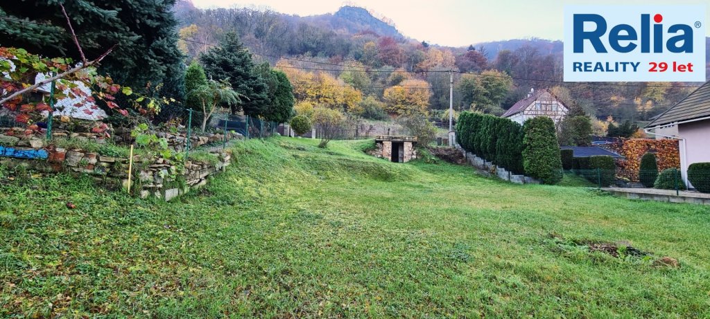 Pozemek s nádherným výhledem na hrad Střekov