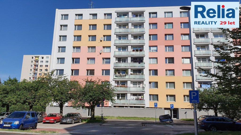 Pronájem zrekonstruovaného bytu 2+1 s balkonem, 61 m2 - Pardubice - Studánka