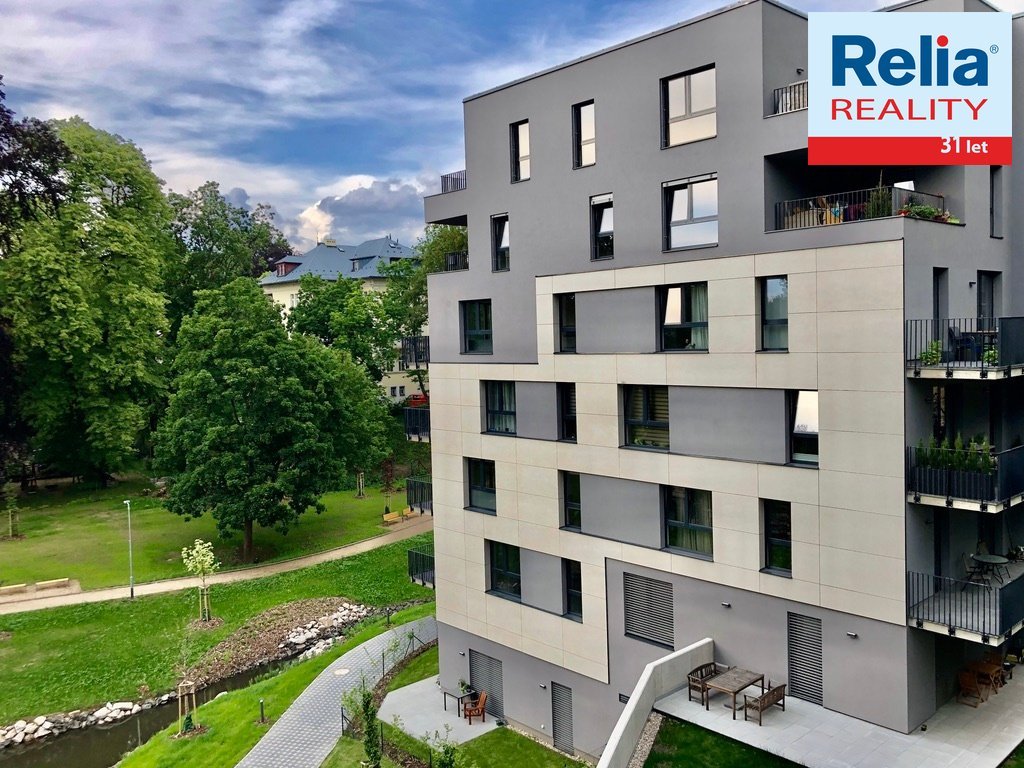 Pronájem bytu 2+kk s balkonem , 76 m2 a gar. stáním - Liberec - Staré Město, ul. Vítězná