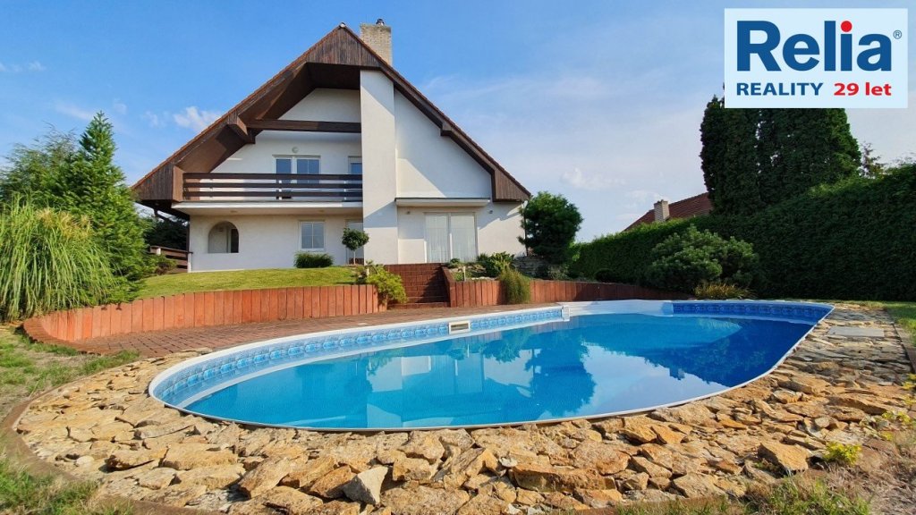 Prostorný dům s bazénem a krásnou zahradou, 1012 m2 - Lázně Bohdaneč