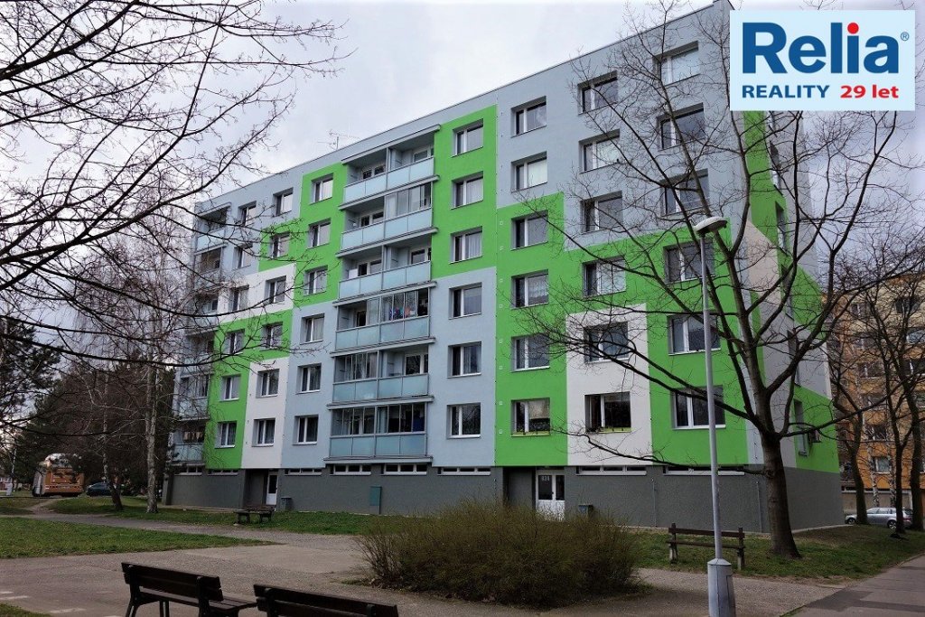 Pěkný byt se zasklenou lodžií 2+1, 61 m2 - Pardubice - Studánka