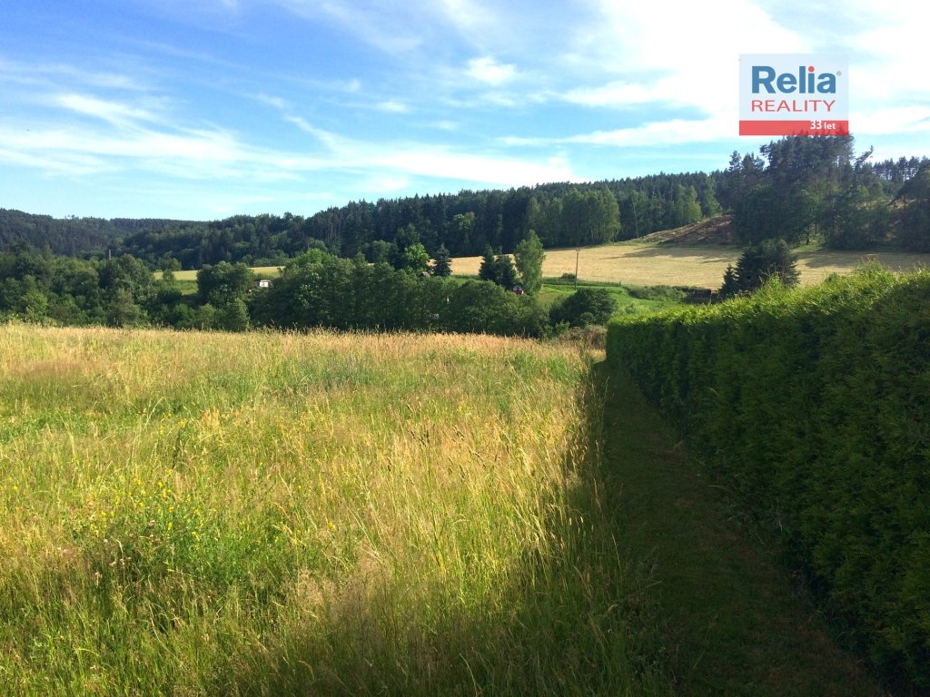 Prodej slunné zasíťované stavební parcely, 1651 m2 - Český Dub