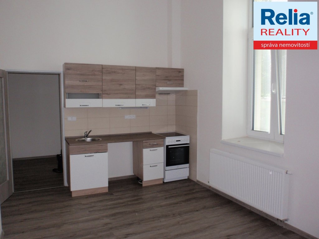 Pronájem bytu 2+kk, 42 m2 - Slavíčkova, Liberec III