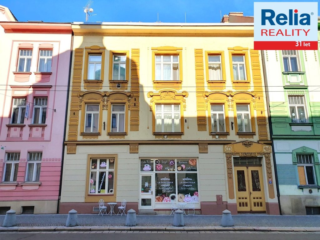 Pronájem zrekonstruovaného cihlového bytu 3+kk, 82 m2 - Hradec Králové (centrum)