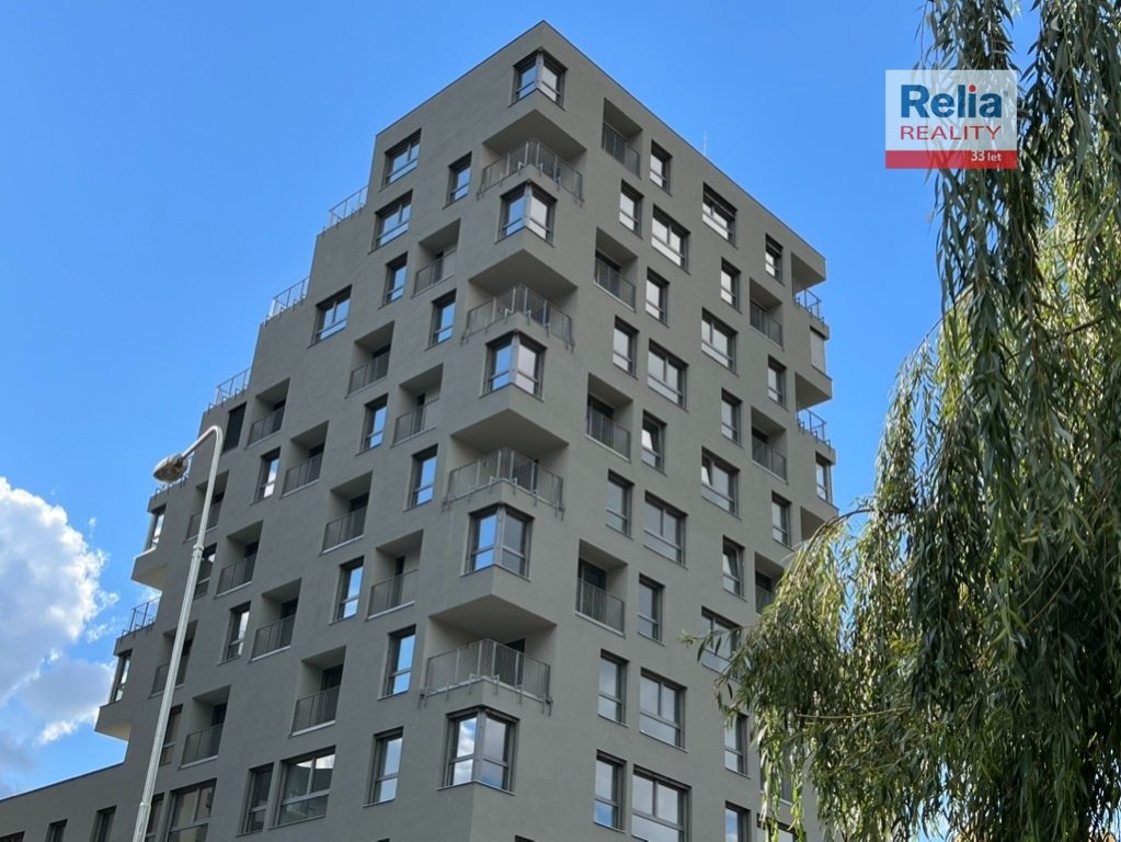 Pronájem bytu s lodžií a 2 terasami, 86 m2 + parkováním v centru Liberce - Residence Nábřeží