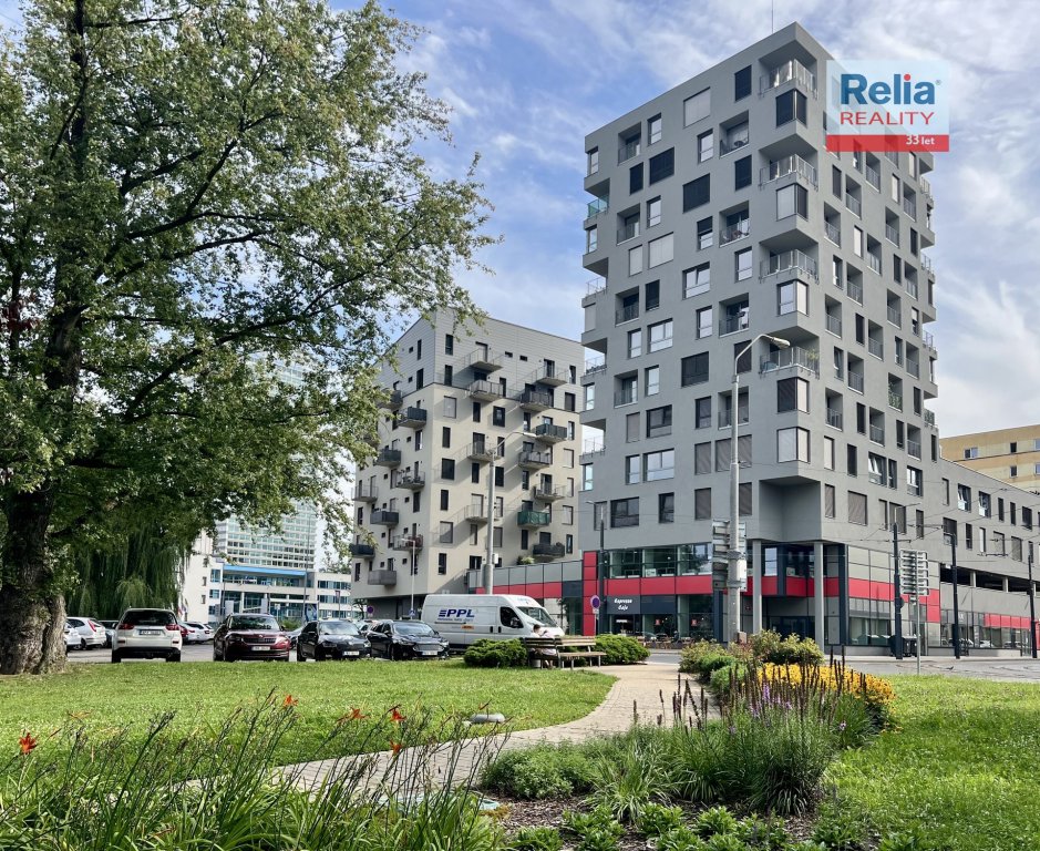 Pronájem bytu 3+kk se 2 lodžiemi, 65 m2 + parkování v centru Liberce - Residence Nábřeží