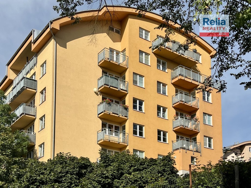 Pronájem zařízeného bytu 2+1 s balkónem, 69 m2 v Liberci - ul. Nádvorní