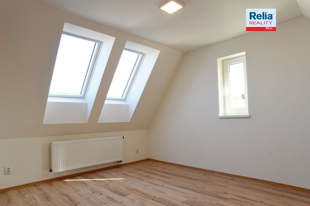 Pron&aacute;jem podkrovn&iacute;ho bytu 3+kk , 68 m2, Americk&aacute;, Liberec