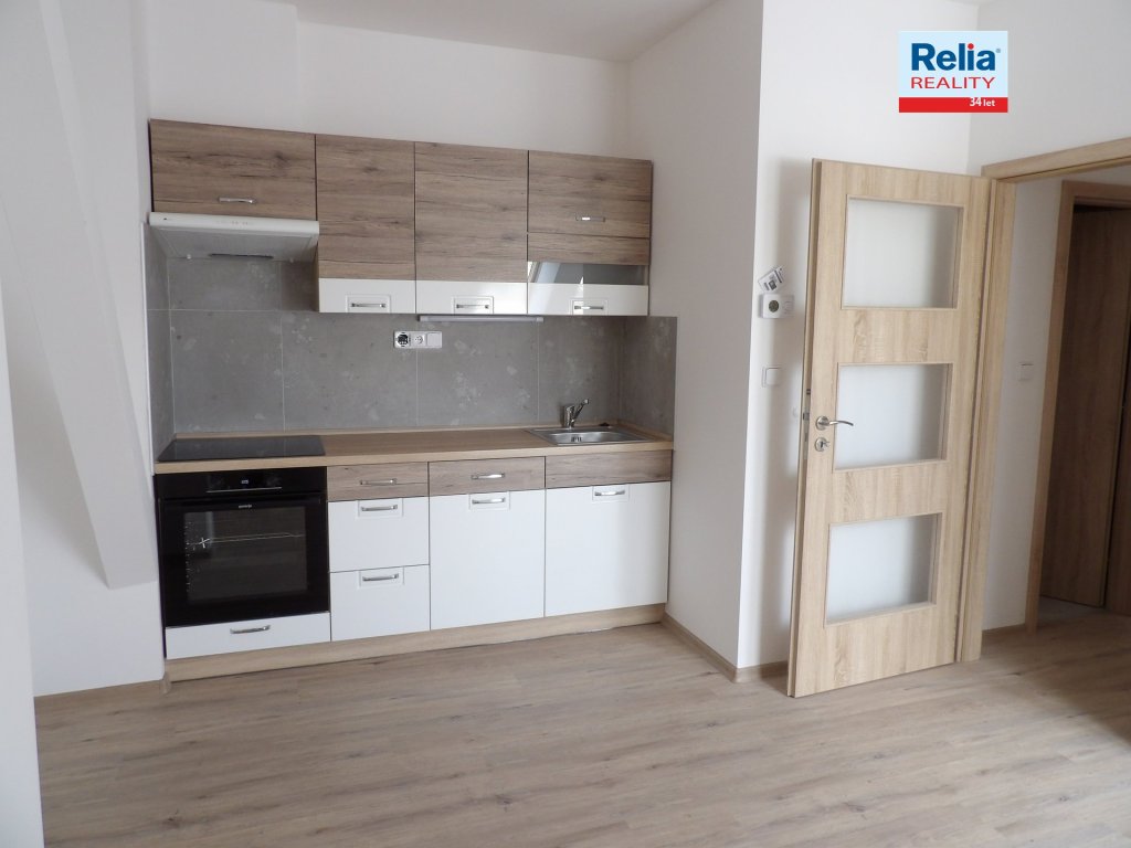 Pron&aacute;jem podkrovn&iacute;ho bytu 2+kk, 37 m2, Na Poř&iacute;č&iacute;, Liberec