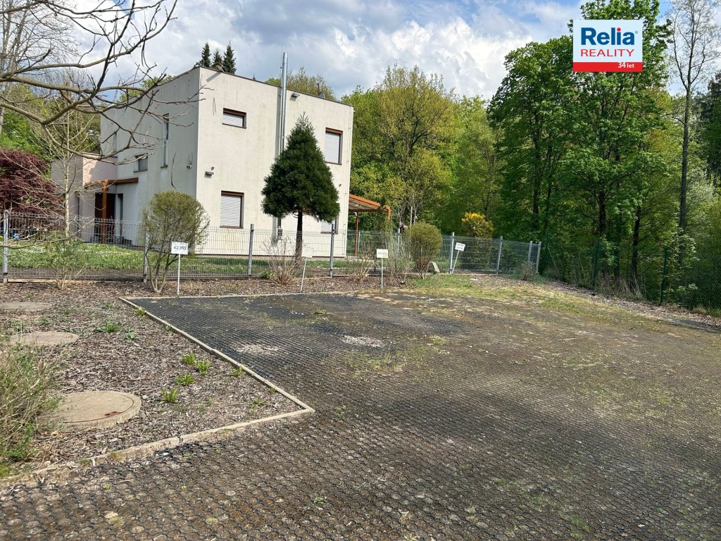 Pron&aacute;jem parkovac&iacute;ho st&aacute;n&iacute; v okol&iacute; ZOO, ul. Riegrova, Liberec I