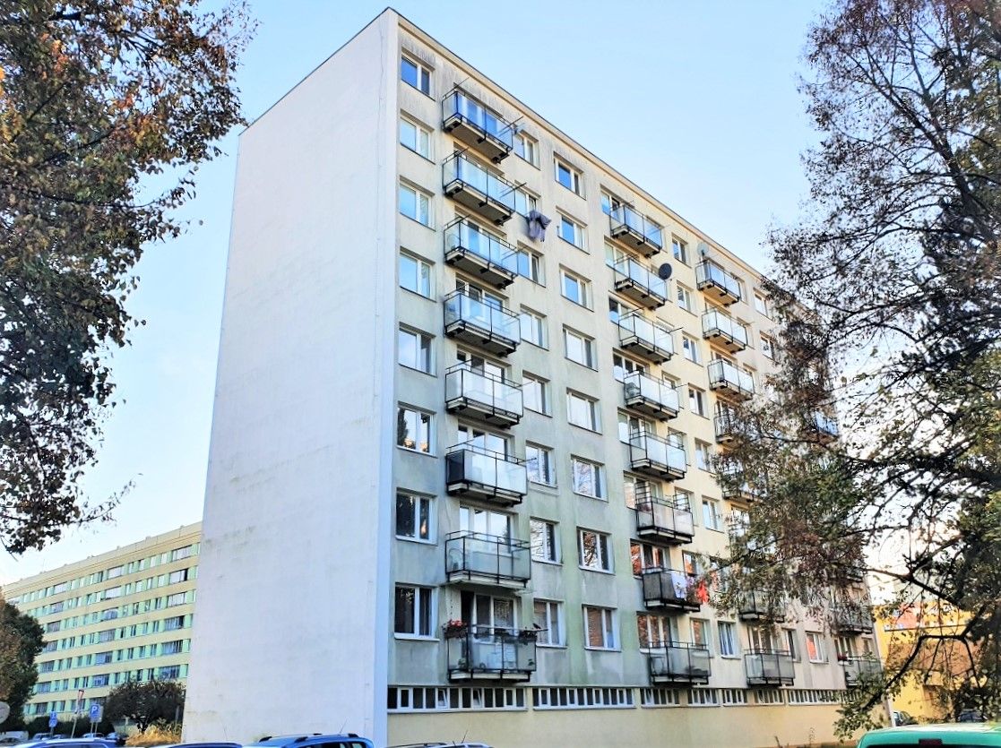N49944 - Pronájem bytu 3+1 s balkonem, 58m² - Pardubice (Polabiny)